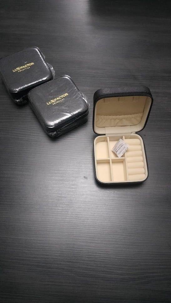 Destockage boite a bijoux/Elegant jewelry box, Bijoux, Sacs & Beauté, Boîtes de maquillage & Beauty case, Neuf, Softcase, Beige