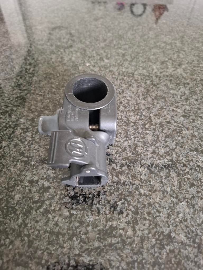 Adaptor Preston, Enlèvement