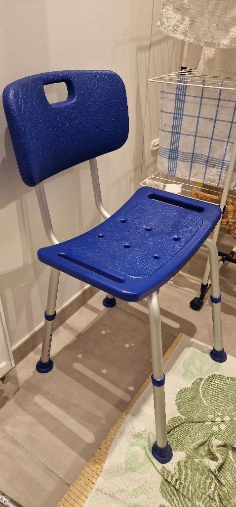 CHAISE DE DOUCHE AVEC DOSSIER, Enlèvement, Comme neuf