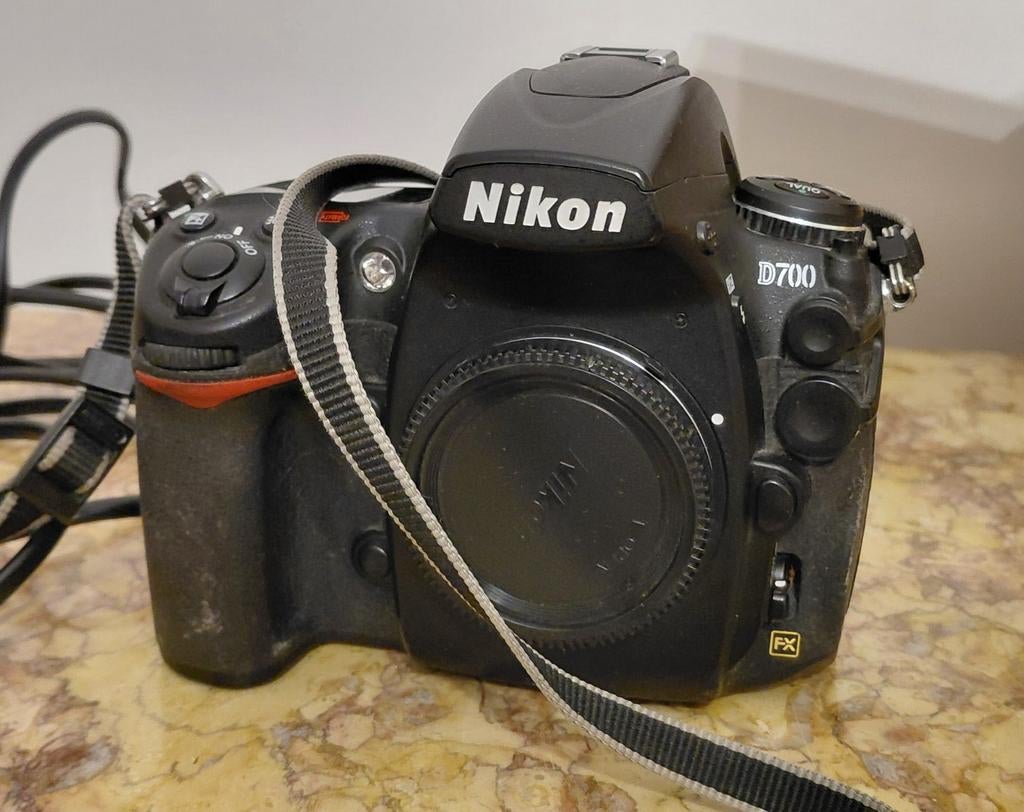 Nikon D700 - 25 000 clics - 2 zooms 28-105 et 70-210 et, Audio, Tv en Foto, Fotocamera's Digitaal, Ophalen