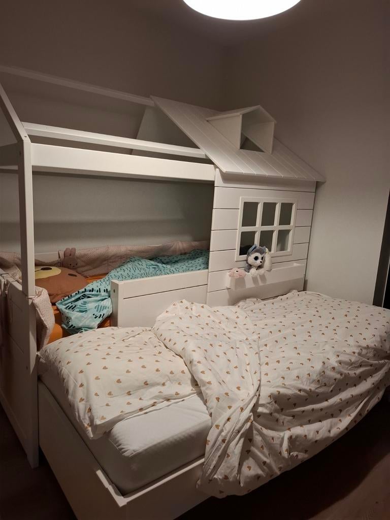 Lit pour enfant ludique et imaginatif., Comme neuf, Sommier à lattes, Enlèvement, 180 cm ou plus