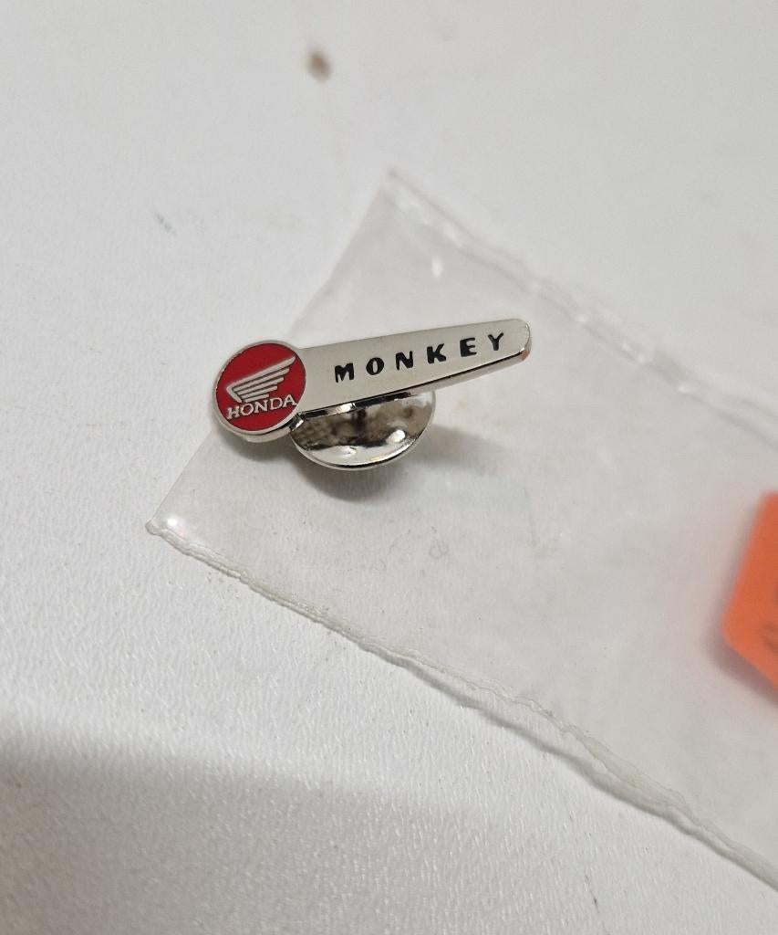 Honda Dax Minitrail Monkey Z50 Z50A  PIN BADGE SPELDJE, Verzenden, Nieuw