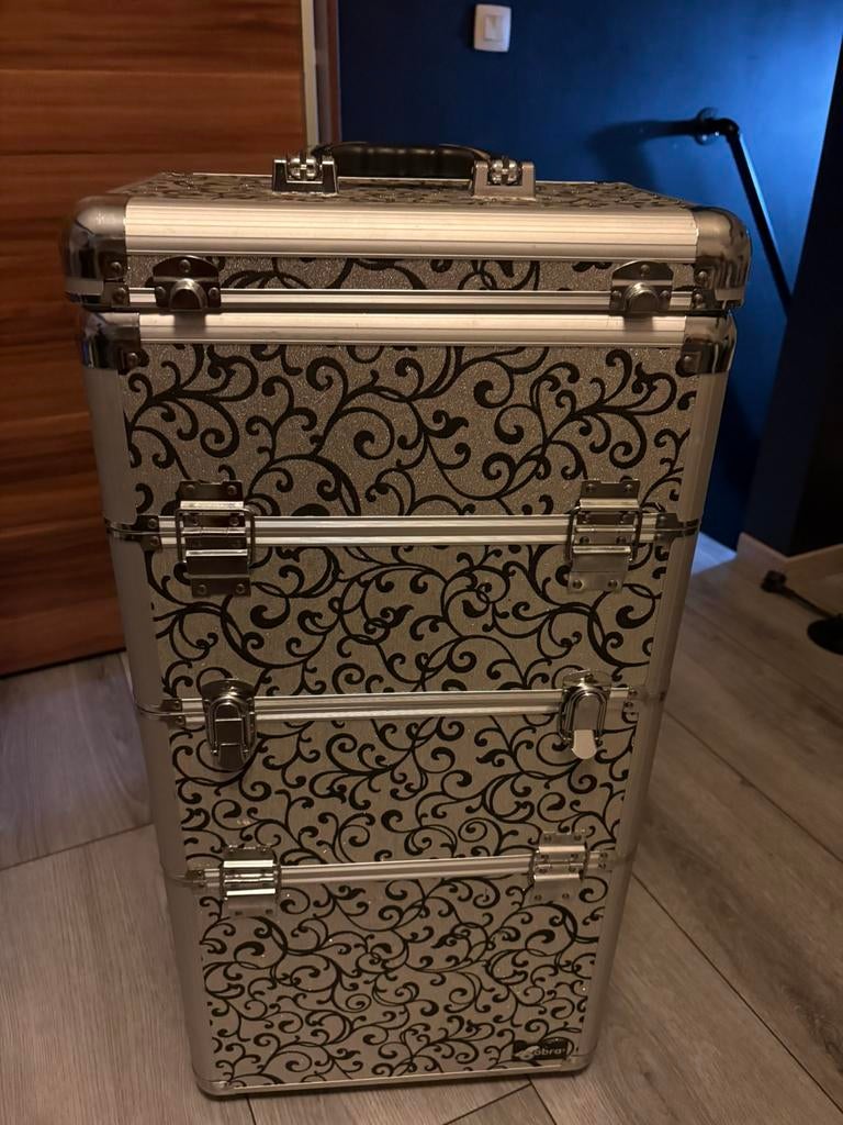 Nagelkoffer, Ophalen, Gebruikt, Grijs