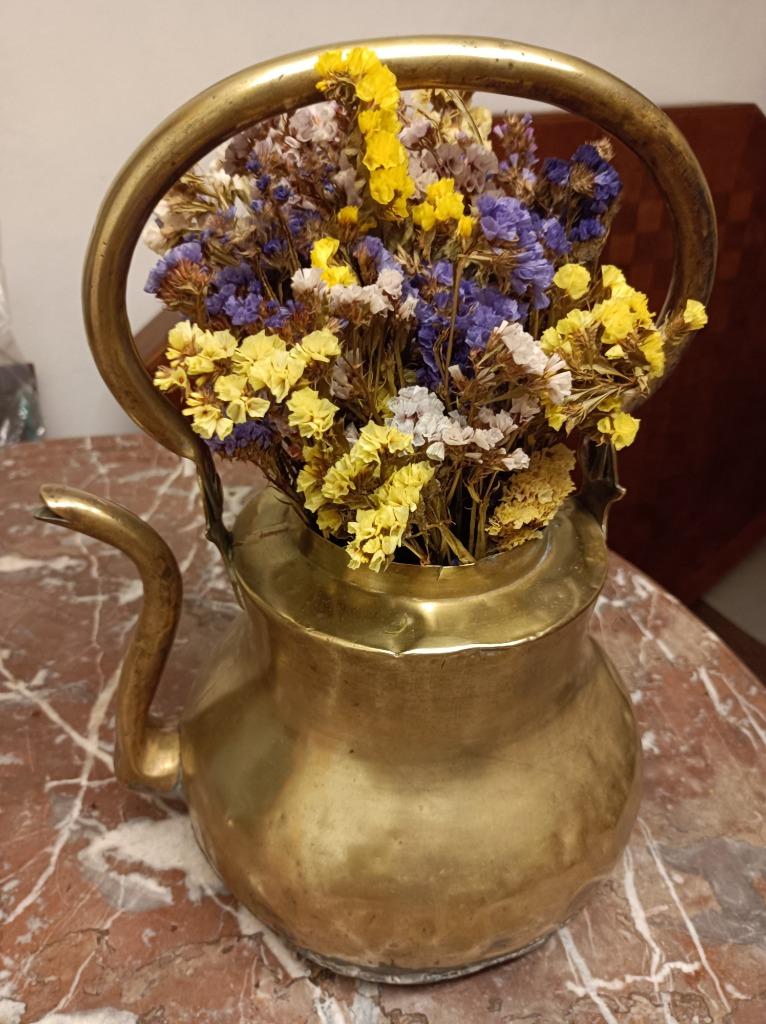 Oude koperen ketel, doorleefd maar nog charmant, Enlèvement