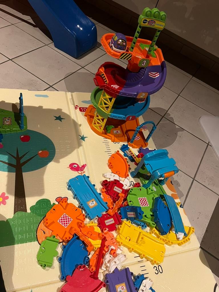 Vtech parkeertoren en garage en tornado stuntpark, Ophalen, Gebruikt