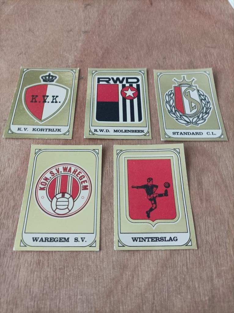 Panini football Belgium 77, 5 emblèmes., Enlèvement ou Envoi, Comme neuf