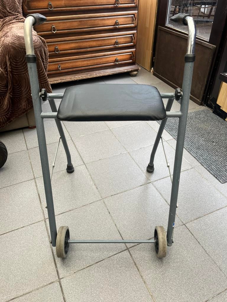 Rollator met vaste steun, Diversen, Ophalen, Zo goed als nieuw