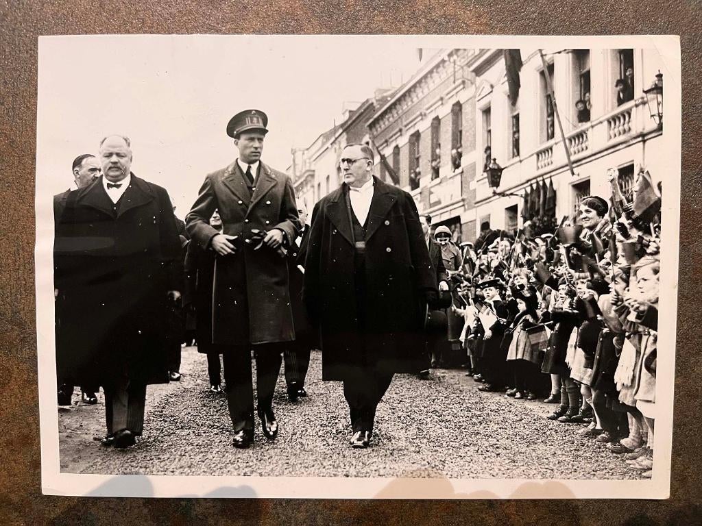 Photo de presse originale du roi Léopold III, Quaregnon, Enlèvement ou Envoi, Utilisé, Carte, Photo ou Gravure