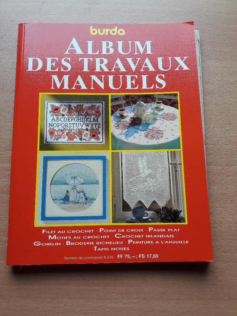 album des travaux manuels burda, Enlèvement ou Envoi, Comme neuf, Magazine féminins