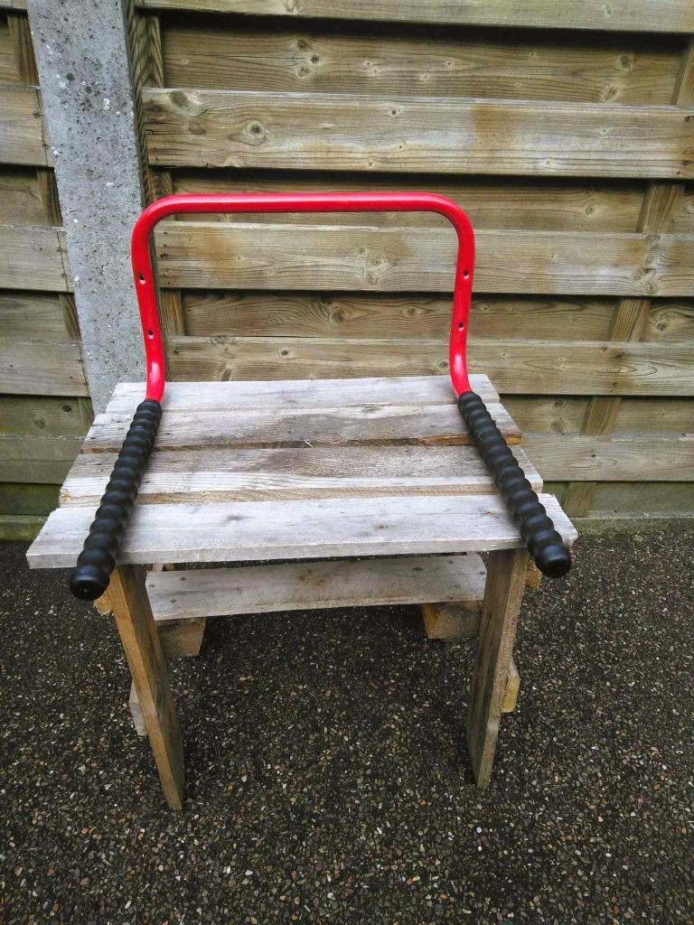 Fietshaak Mottez muursteun voor 2 fietsen metaal rood/zwart., Ophalen