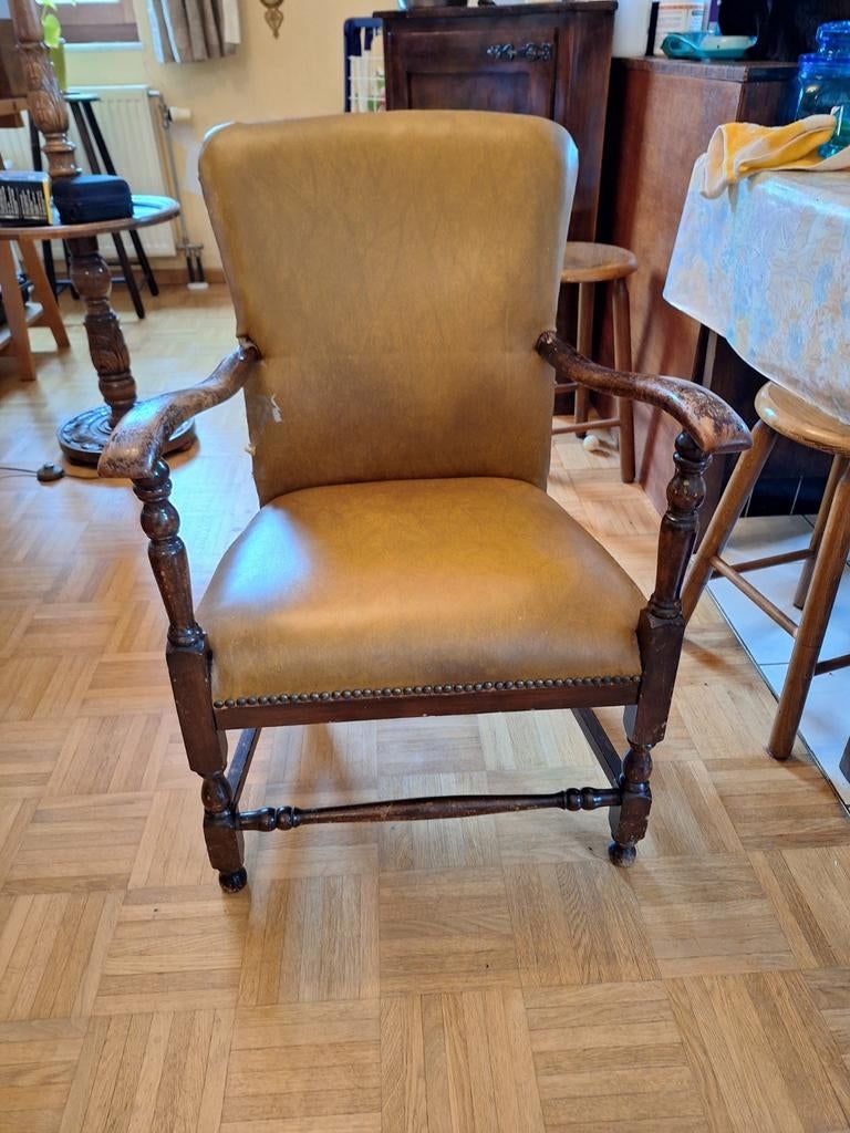 Fauteuil agréable en bois et skai, Maison & Meubles, Enlèvement, Utilisé, Bois