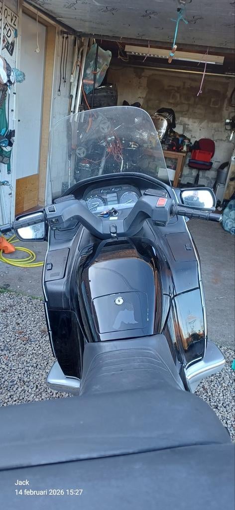 Honda pacific Coast, Motoren, Ophalen