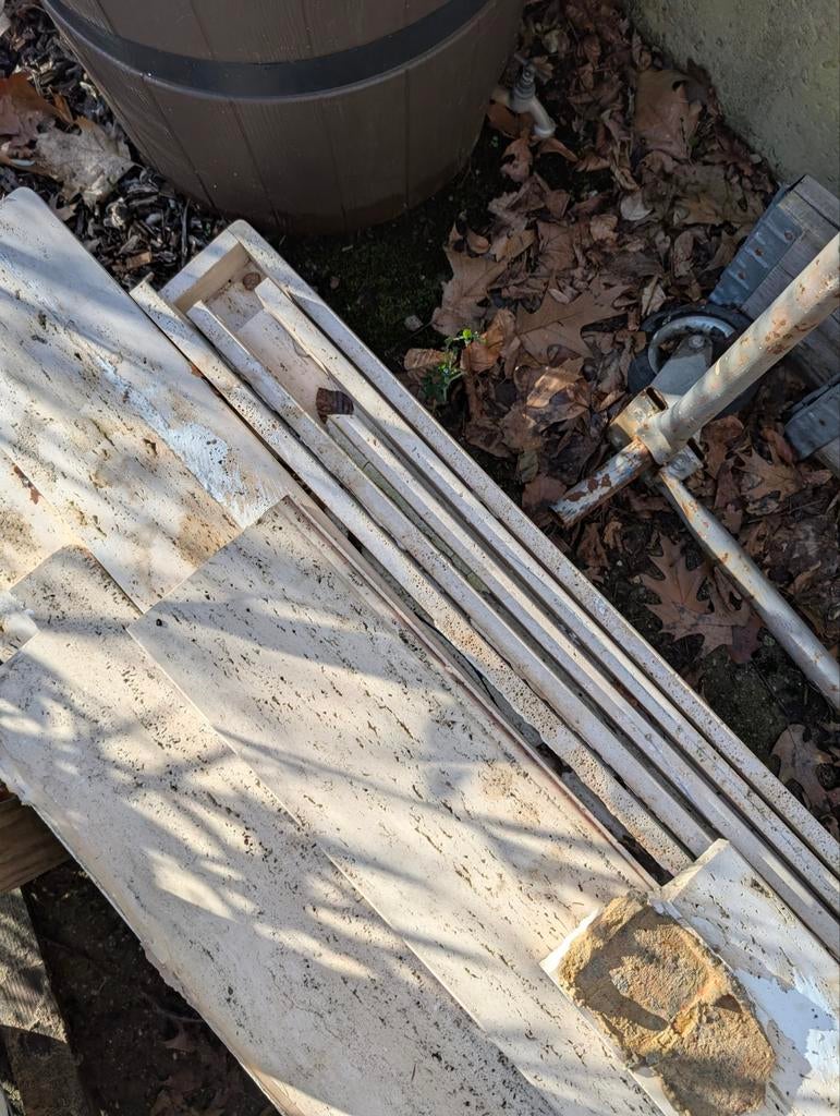 Rebords de fenêtre en travertin gratuits., Bricolage & Construction, Métaux, Enlèvement