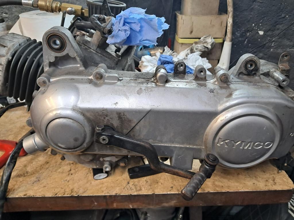 Moteur kymco 2 temps bonne compression, Fietsen en Brommers, Scooters | Kymco, Ophalen, Tweetakt, Gebruikt, Info@ac2roues.be