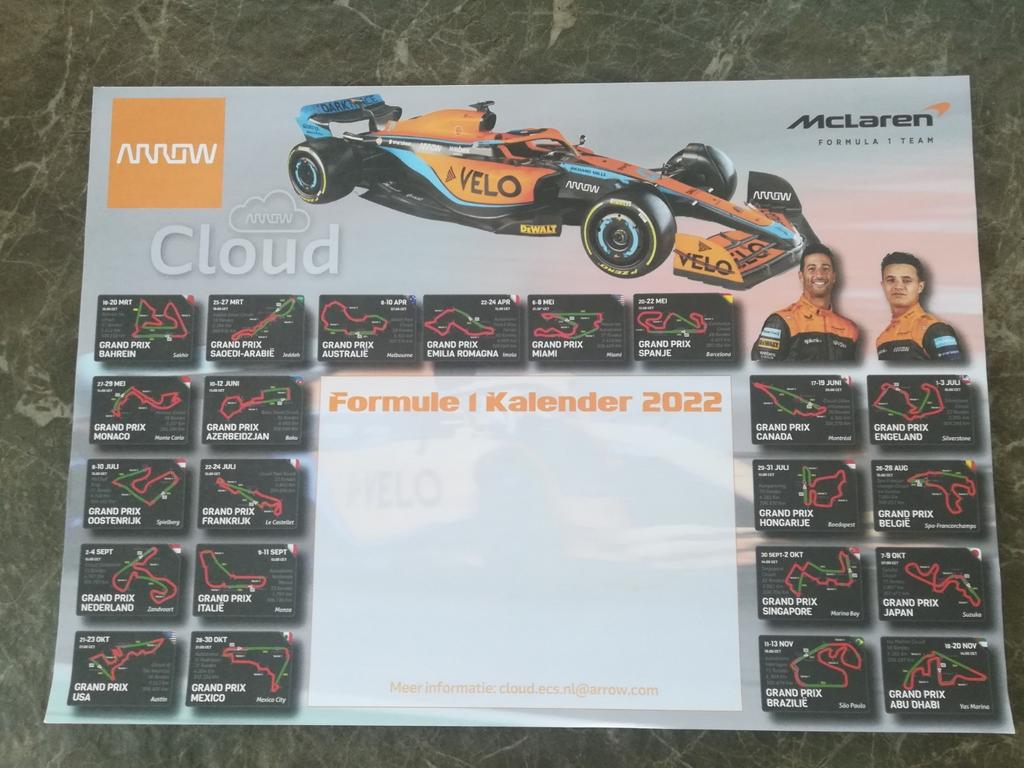 Sous-main MC Lauren avec tous les matchs 2022, Enlèvement ou Envoi, Comme neuf