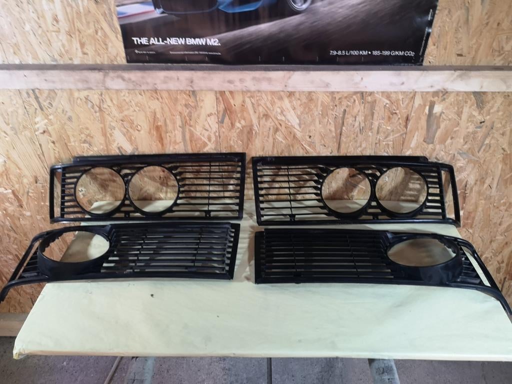 Grilles de phares (calandres) bmw e21, Enlèvement ou Envoi, BMW