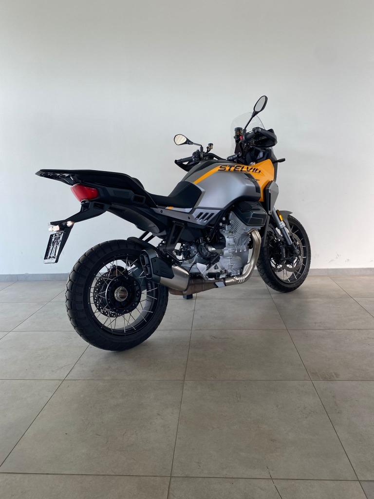 Moto Guzzi Stelvio, Permis Moto A, Entreprise, Plus de 35 kW, 2 cylindres