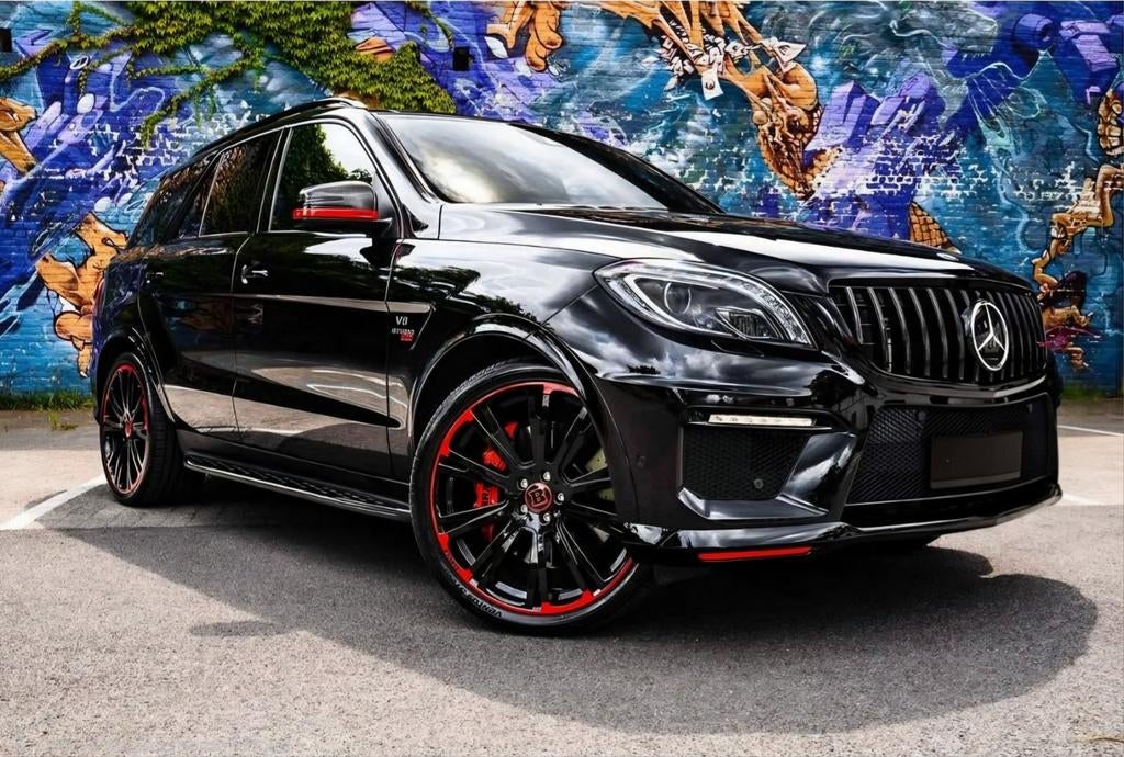 Mercedes ML V8 Brabus 700 lichte vracht, Automaat, 515 kW, Zwart, Leder
