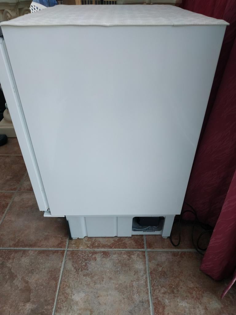 Ijskast inbouw  Whirlpool ( met vriesvak), Elektronische apparatuur, Koelkasten en IJskasten, Met vriesvak, Ophalen