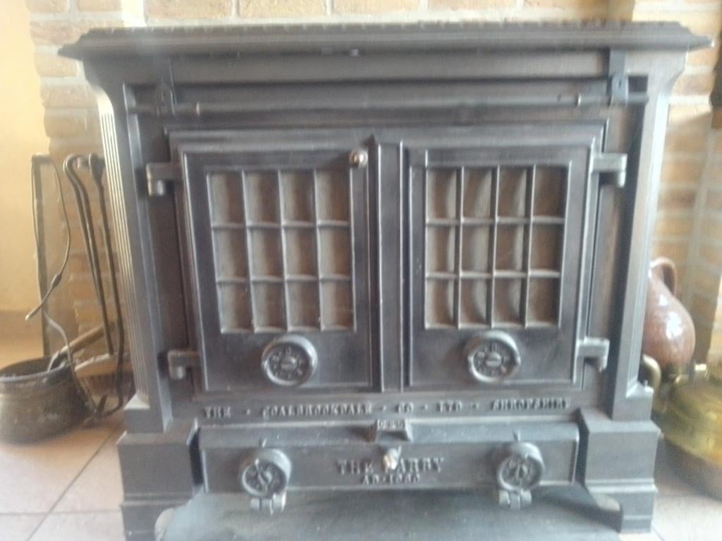 Poêle en fonte (à bois) « The Coalbrookdale », Enlèvement, Utilisé, Cheminée sur pied, Cheminée au bois