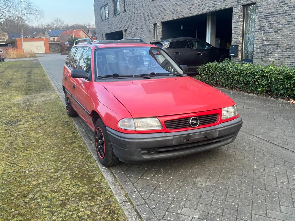 Opel Astra 1.6Benzine Automaat 1996, Auto's, Opel, Automaat, Bedrijf, Break, 5 deurs