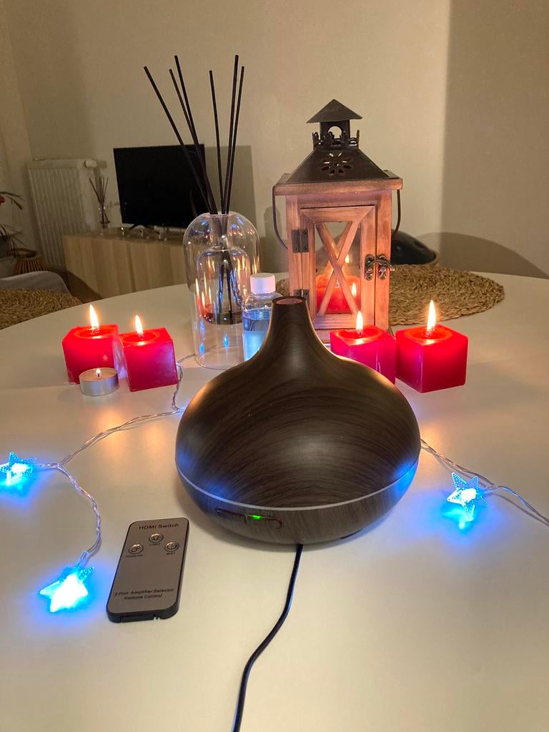 Diffuseur d’huile essentielle avec télécommande, Maison & Meubles, Accessoires pour la Maison | Autre, Comme neuf, Bois, Brun