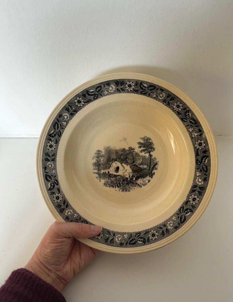 8 oude diepe borden Boch, Ophalen