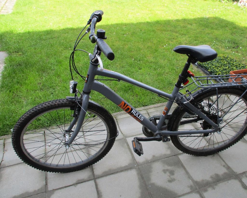 jongensfiets ( nieuwe banden voor en achter ), Fietsen en Brommers, Ophalen, Gebruikt, 26 inch of meer, Versnellingen