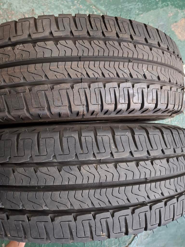 2 pneus Michelin 225 75 16, Enlèvement, Pneu(s)