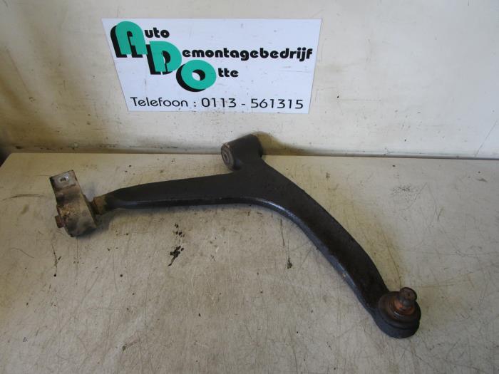 Draagarm rechts-voor van een Citroen Berlingo, Gebruikt, -, Ophalen of Verzenden, -