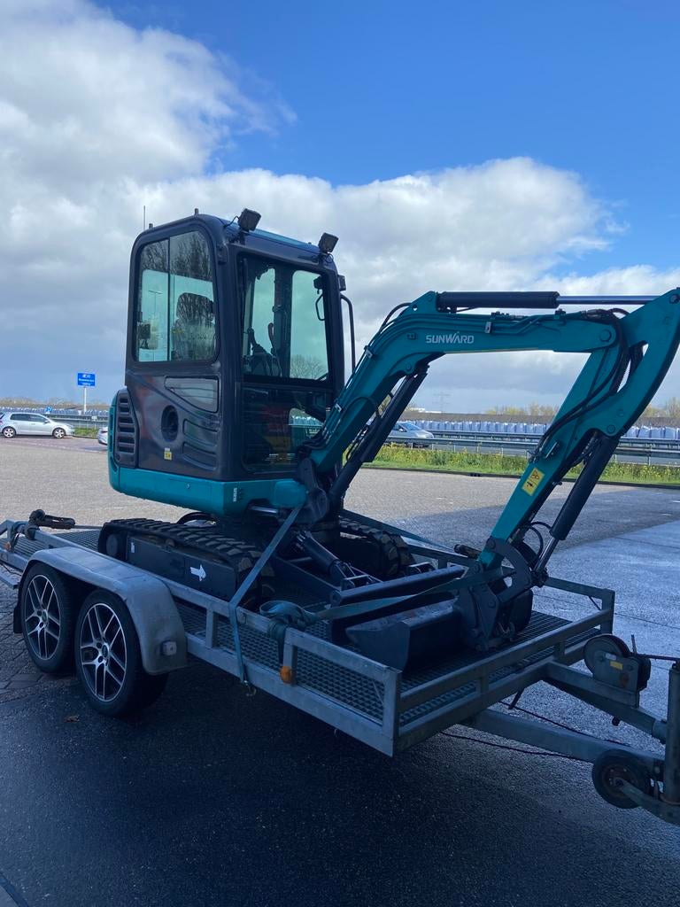 Te huur minigraver 1,9 ton, Articles professionnels, Machines & Construction | Grues & Excavatrices, Enlèvement ou Envoi