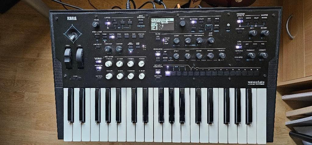 Korg WAVESTATE V1, Musique & Instruments, Synthétiseurs, Comme neuf, Korg, Enlèvement