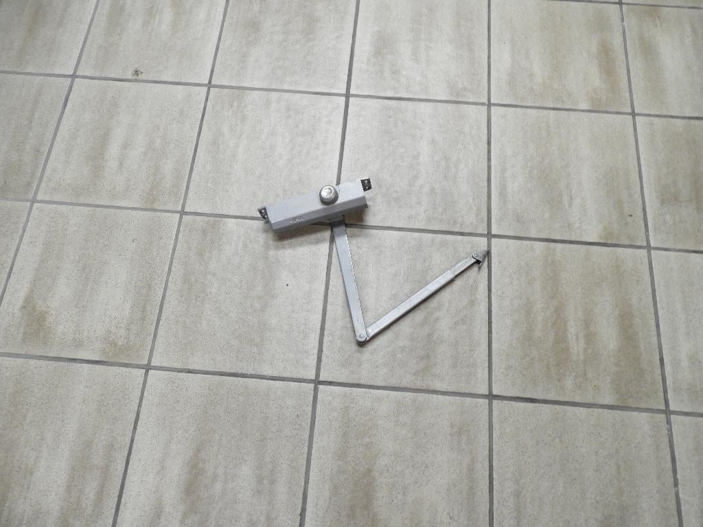 Ferme-porte, Bricolage & Construction, Enlèvement, Utilisé