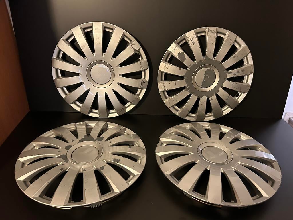 4 universele wieldoppen van 15", Auto diversen, Wieldoppen, Gebruikt, Ophalen of Verzenden