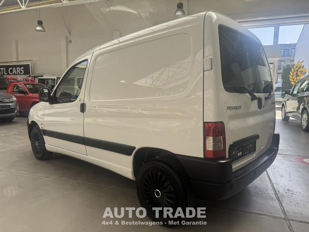 Peugeot Partner 1.6 Diesel | Lichte vracht | 1j Garantie | C, Voorwielaandrijving, Zwart, Wit, Bedrijf