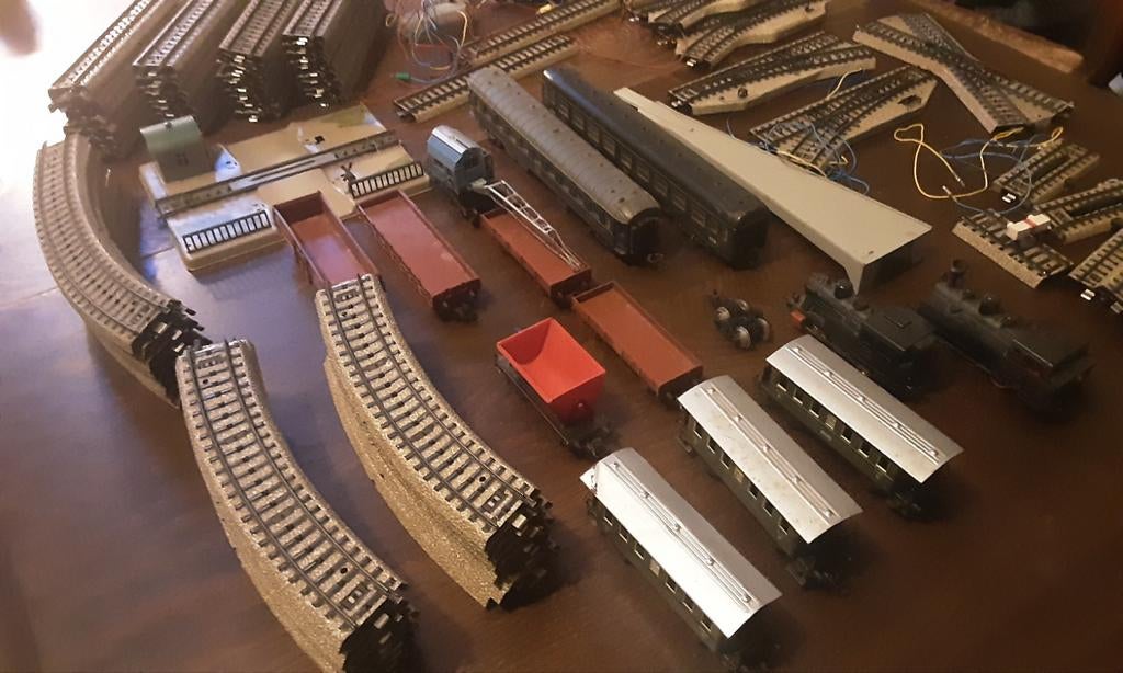 Märklin HO modeltrein onderdelen en wagons, Hobby en Vrije tijd, Modeltreinen | Overige schalen, Ophalen of Verzenden, Rails, Märklin