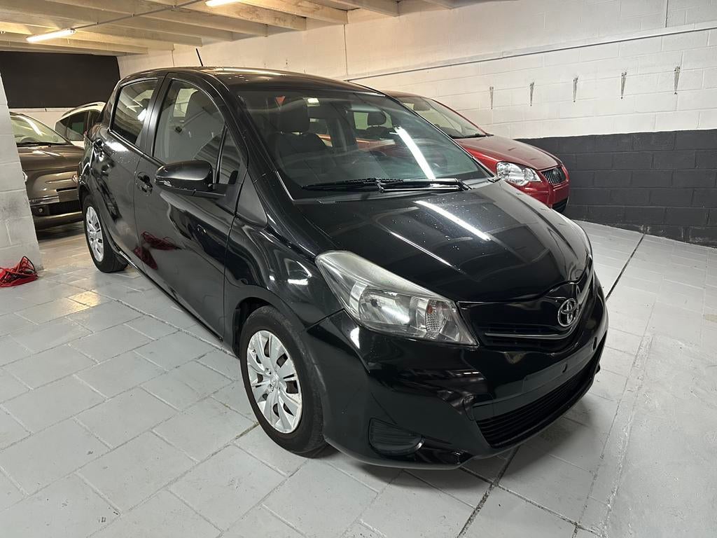 Totota yaris 1.3i / 2012 / 250.000km / full options.., Autos, Achat, Entreprise, Boîte manuelle, Yaris