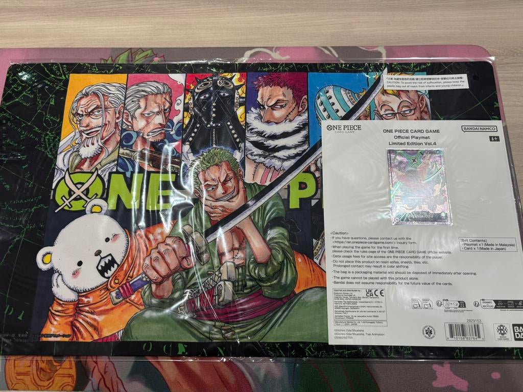 ONE PIECE Card Game  Playmat Vol.4 + Holo Foil Roronoa Zorog, Verzamelen, Poppetjes en Figuurtjes, Ophalen of Verzenden
