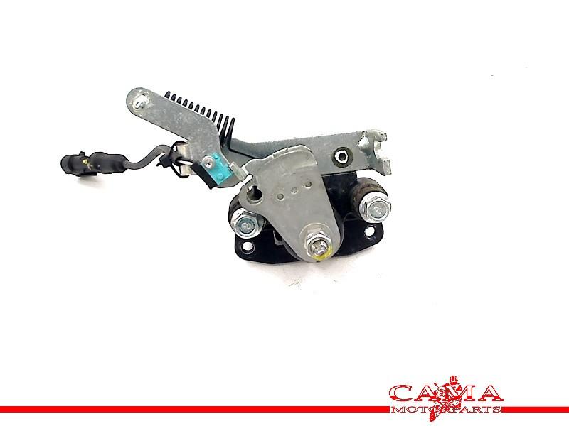 REMKLAUW VOOR ROLL LOCK Piaggio MP3 500 2014-2018, Dhr. S. di Majo, Gebruikt, Info@cama-motorparts.nl, P.J. Troelstraweg 8 8
3144 CX  MAASSLUIS, NL