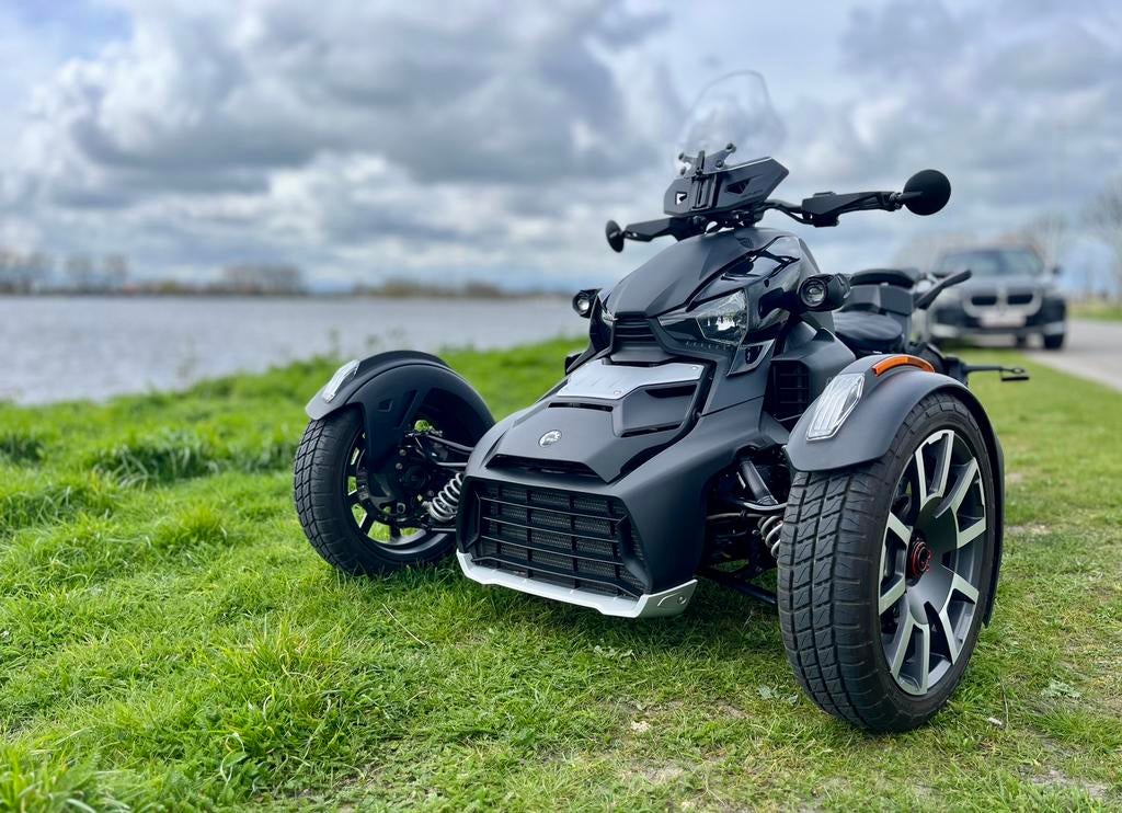 Tricycle moto Can-Am Ryker 900 noir, Plus de 35 kW, 3 cylindres, 899 cm³