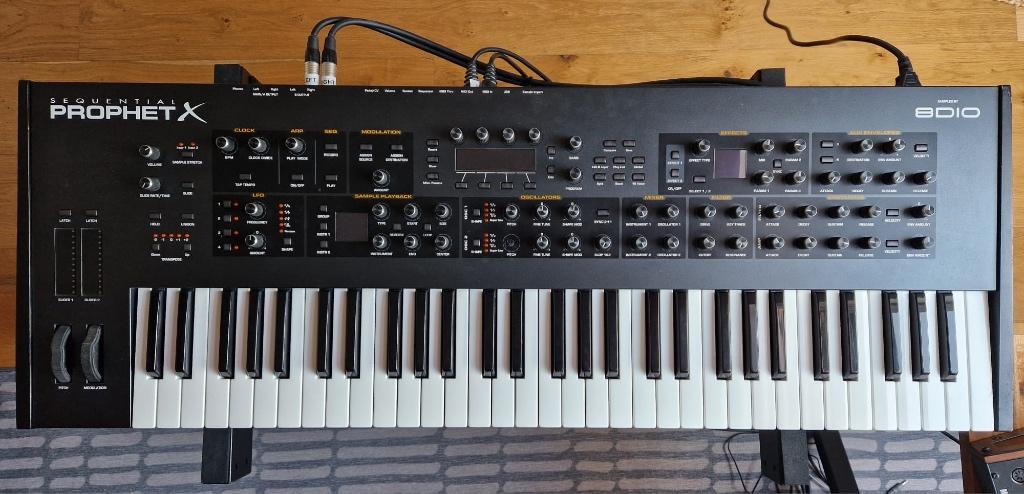 Prophet X, Muziek en Instrumenten, Ophalen, Zo goed als nieuw, 61 toetsen