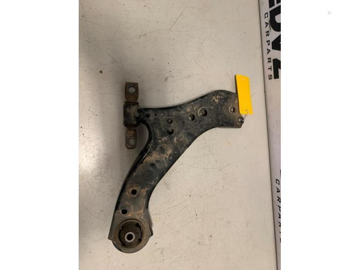 Draagarm rechts-voor van een Toyota Rav-4, Gebruikt, -, -, Ophalen of Verzenden