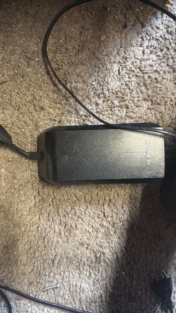 Bosch fiets oplader, Fietsen en Brommers, Ophalen, Zo goed als nieuw