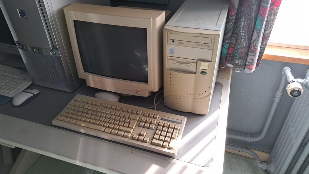 Ancien PC Amstrad, Informatique & Logiciels, Enlèvement