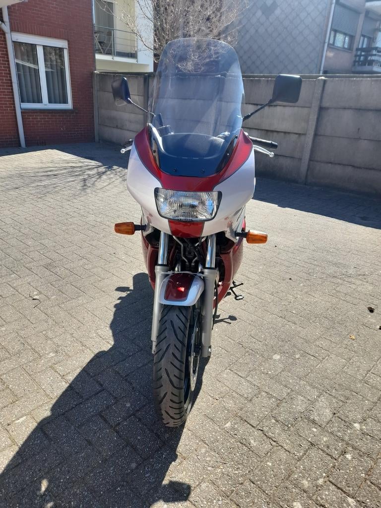 Yamaha Diversion 900 (voiture classique), Motos, Particulier