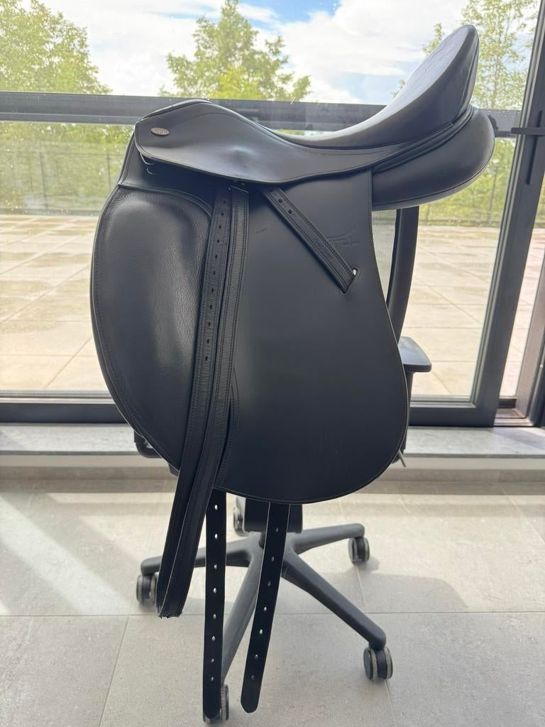 Te koop: Tekna LeTek PLUS Dressuurzadel, Dieren en Toebehoren, Paarden en Pony's | Zadels, Zo goed als nieuw, Dressuur, Ophalen