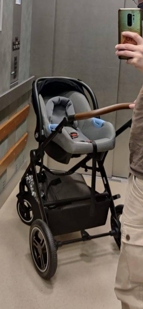 Calèche pour enfants de Kinderkraft, Enfants & Bébés, Poussettes & Combinaisons, Utilisé, Poussette combi, Autres marques, Enlèvement