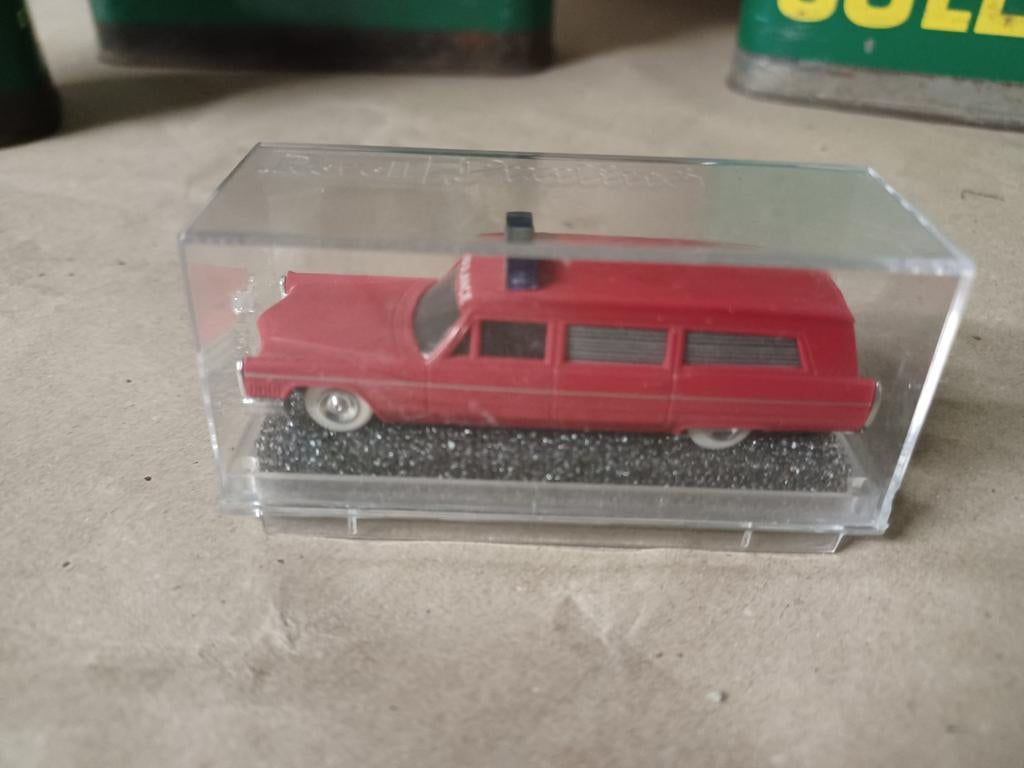 Cadillac 1/87 Praline in nieuwstaat, Ophalen of Verzenden