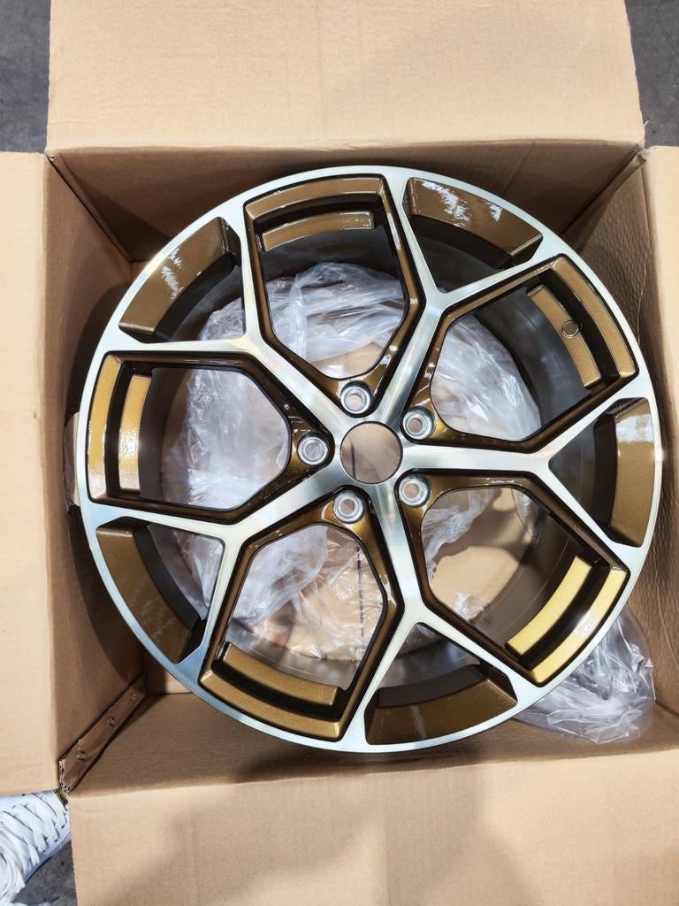 Replica Lamborghini Urus velgen. Ruilen mogelijk!!, Gebruikt, 19 inch, Zomerbanden, Banden en Velgen