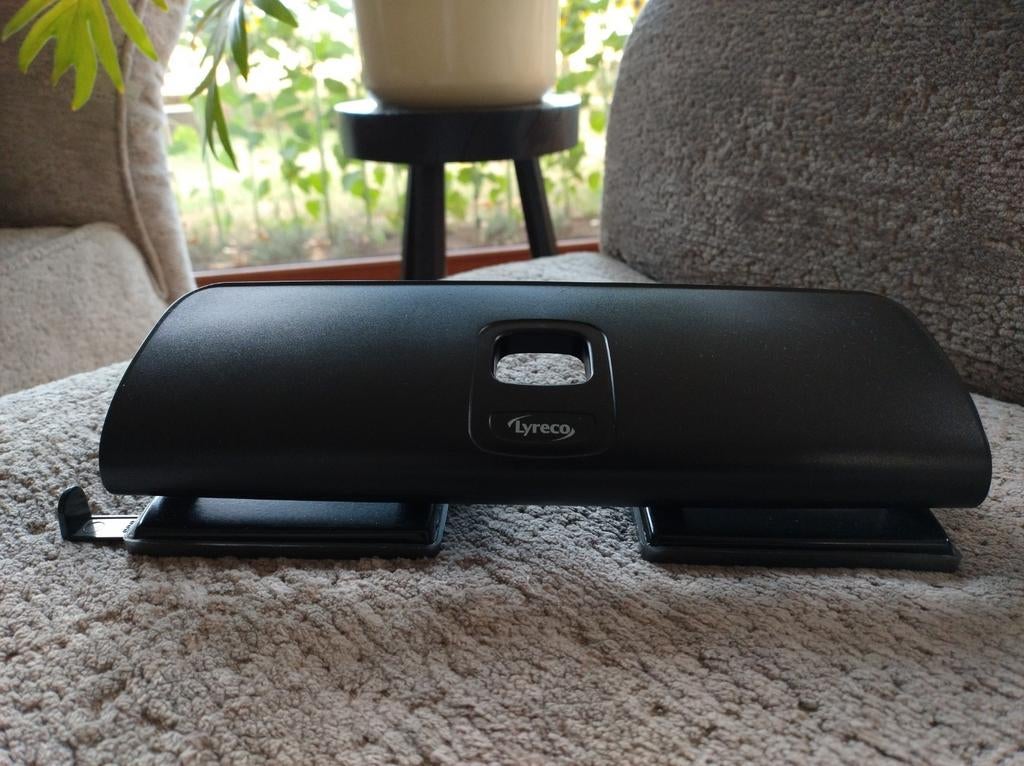 Perforateur 4 trous Lyreco, Enlèvement ou Envoi, Comme neuf